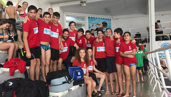 Jovens nadadores com desempenhos de destaque em Setúbal 