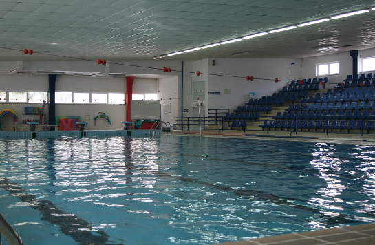 Redução da iluminação nas piscinas